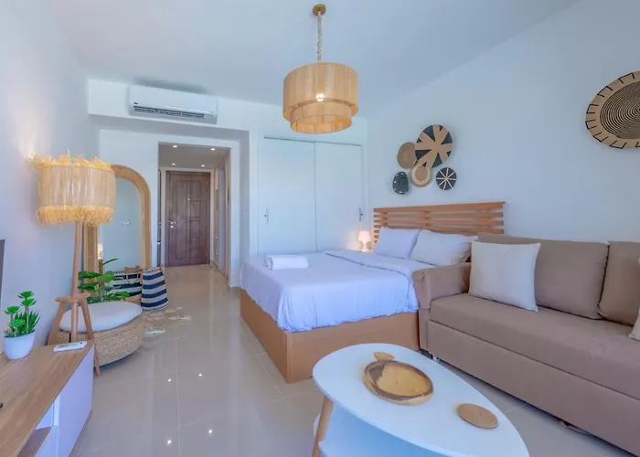 Apartment Boho-chic In G-cribs, Pool View