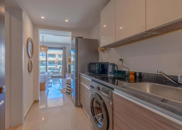 Apartment Boho-chic In G-cribs, Pool View