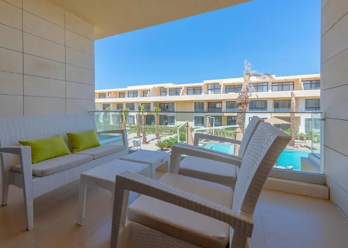 Boho-chic In G-cribs, Pool View Hurghada